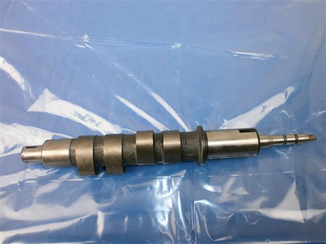 Nockenwelle 308DEG 75/5,75/6,90/6,90S -09/75 mit Rotor 11411253294 Scheibenfeder 2,5x3,7 (NOS)