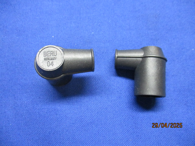 Zündkerzenstecker R24-69/S "Beru"  alte Form Preis ist pro Stück!