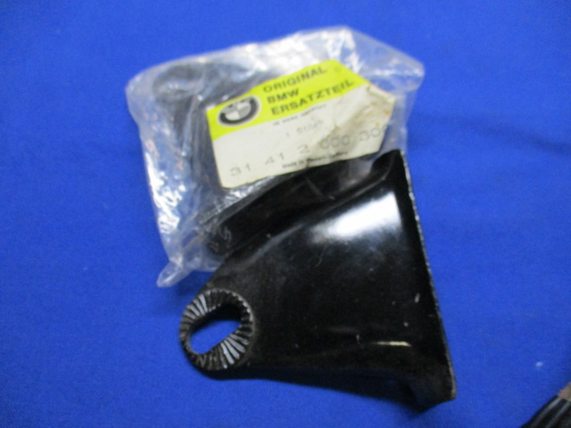 Scheinwerferhalter links R26,27,50,50/2,60,60/2,50S,69,69S Altbestand (NOS)