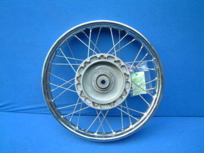 Rad komplett mit Stahlchromfelge oder Alufelge R25/3,26,27  (Bild mit Chromfelge)
Felgen, Speichen, Radlager, Filzring, Kapsel, Deckel neu
nur noch im Tausch gegen Altteil Rad bzw.Radnabe  lieferbar!
