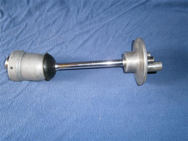 Kardanwelle kompl. mit Flansch, Glocke, Staubschutz R25,25/25/3 gebraucht Kreuzgelenk ok oder neu