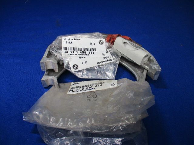 Bremsbacken hinten mit Federn R80,100GS - 09/89  (NOS)