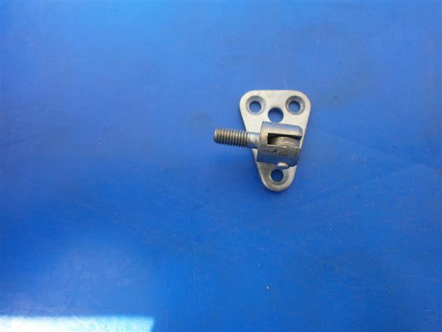 Scharnier Einzelsitz vorn 60/7,75/7,80RT,80/7,100/7,RT,T