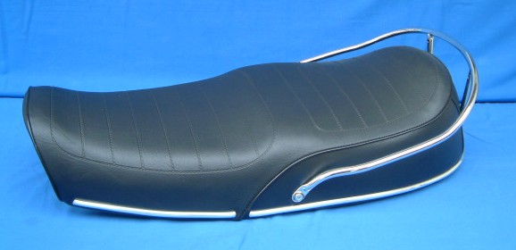 Sitzbank 60/7-100/7 Modelle von 1976-1984 ( paßt auch bei Einarmboxer von 1985-1994  komplett mit Scharnieren Unterbau aus Metall
