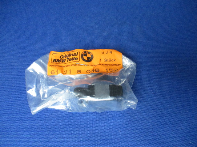 Blinkerschalter R26,27,50,50/2,60,60/2,50S,69,69/S  verchromt für alte runde Armatur in Verbindung mit Schalteraufnahme "Magura"  orig. (NOS)